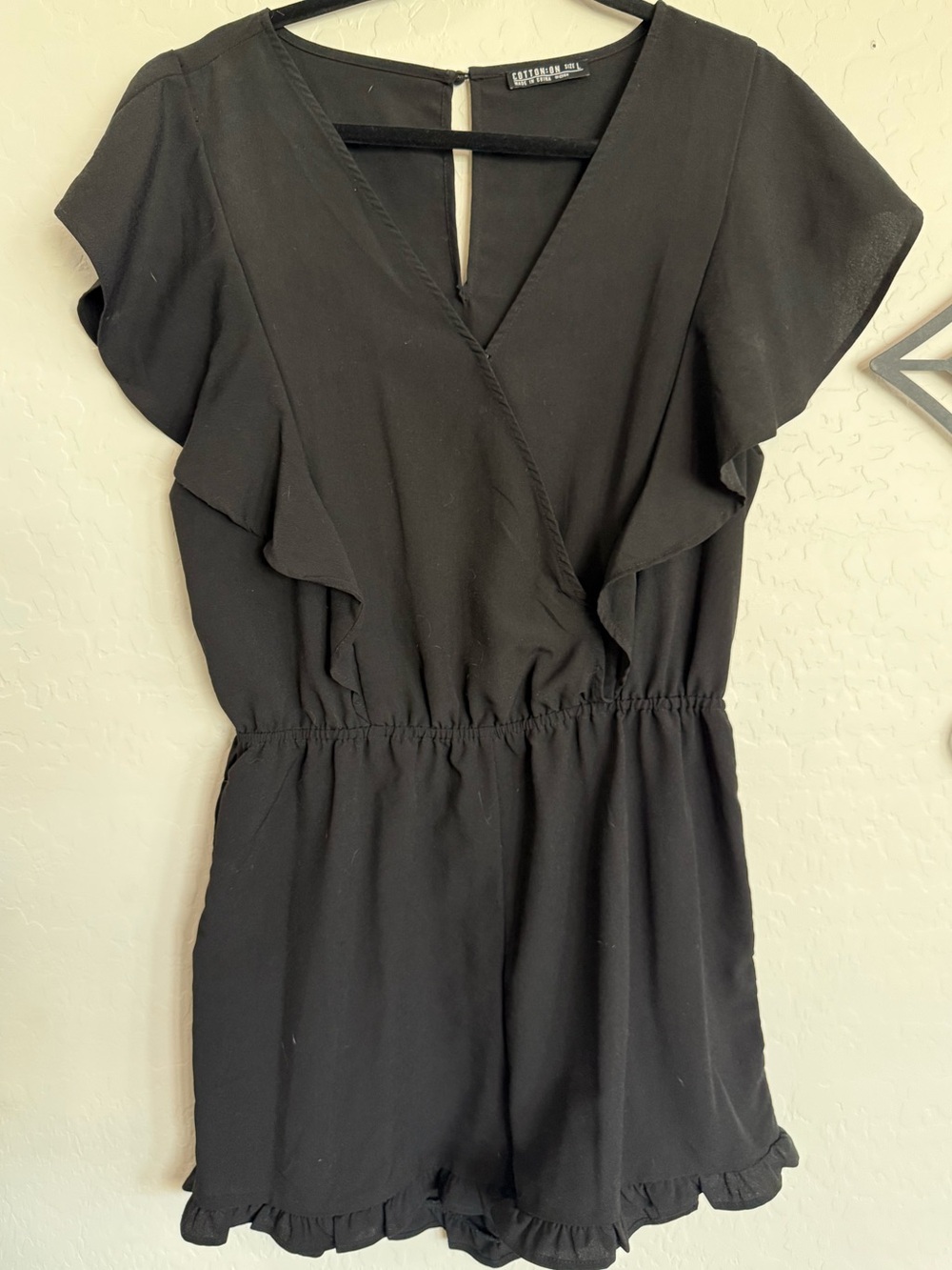 COTTON ON Black Ruffle Flutter Sleeve Romper - Large